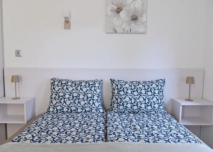 White Peaks 1br By Si